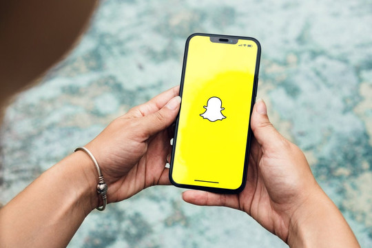 Snapchat test dịch vụ trả phí