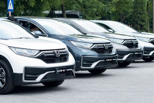 Ford Everest, Honda CR-V giảm giá sâu lên đến 100 triệu đồng