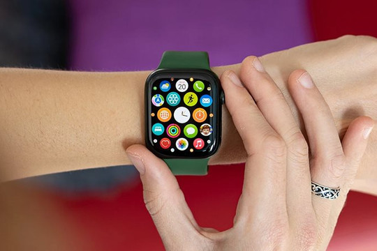 Apple Watch sẽ có phiên bản thể thao: Màn hình lớn, pin lâu hơn, vỏ kim loại cứng