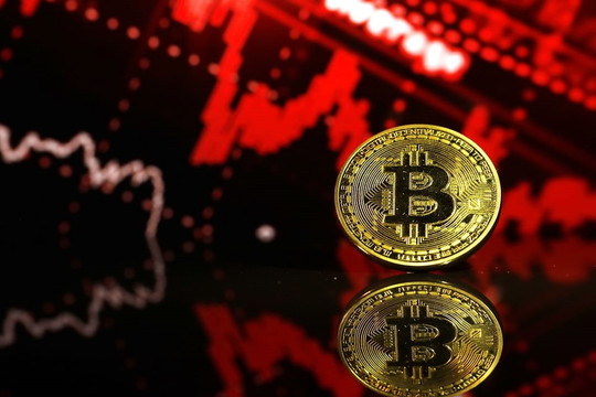Bitcoin liên tục rớt giá, thị trường tiền điện tử chìm trong sắc đỏ