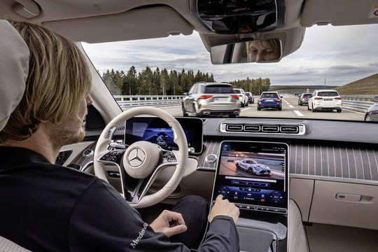 Công nghệ tự lái của Tesla “thua” Mercedes ở 1 điểm duy nhất