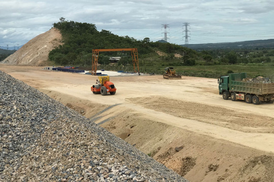 Những khó khăn trong công tác xây dựng cao tốc Bắc - Nam