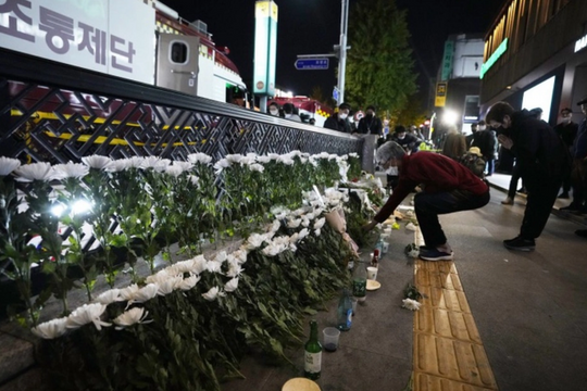 Tại sao đa số nạn nhân trong thảm họa giẫm đạp tại Hàn Quốc là nữ?