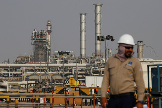 Saudi Arabia cắt giảm sản lượng dầu hơn 570 thùng/ngày từ tháng 11