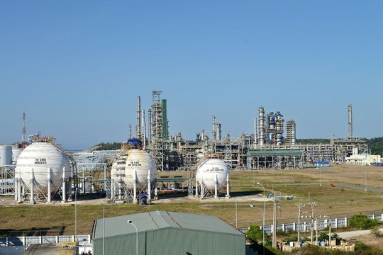 Hạn chế tình trạng "khát xăng", nhà máy lọc dầu Dung Quất tăng công suất lên 112%