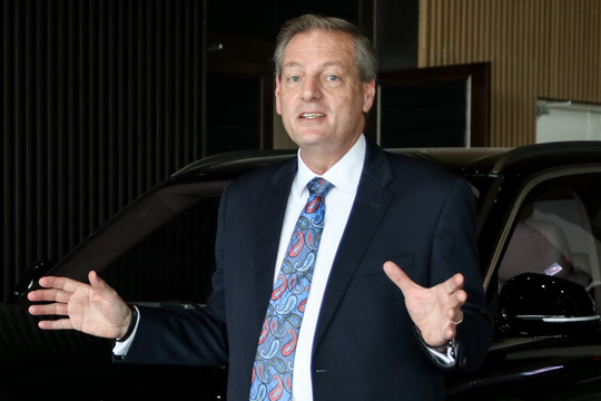 Cựu CEO VinFast trở thành CEO mới của hãng xe điện Ả Rập Xê Út đầu tiên