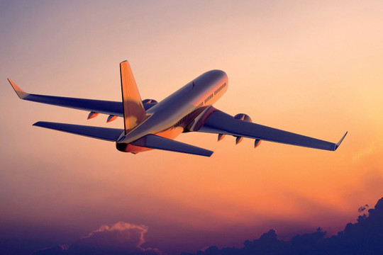 Lãi suất tăng và đồng USD mạnh lên ảnh hưởng đến các hãng hàng không ra sao?