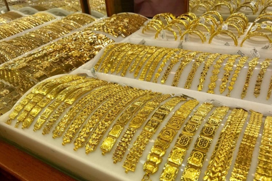 Giá vàng hôm nay 23/12: Giá vàng biến động mạnh, thị trường vàng chịu nhiều áp lực
