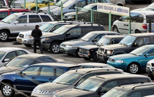 Bất ngờ: Giá xe ô tô cũ sẽ tiếp tục giảm trong năm 2023