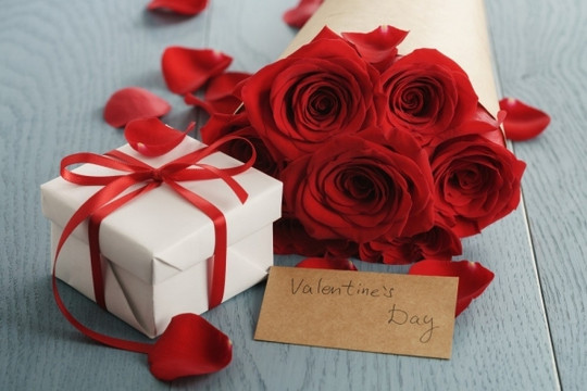 Thị trường quà tặng ngày Lễ tình nhân Valentine: Đa dạng mẫu mã, mua sắm online lên ngôi