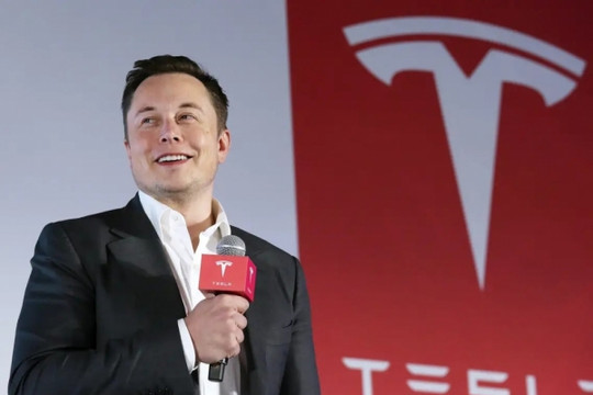 Cổ phiếu Tesla "lội ngược dòng", tỷ phú Elon Musk sắp lấy lại ngôi giàu nhất thế giới?