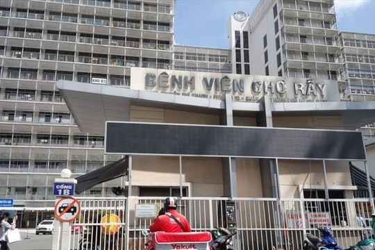 Loạt bệnh viện đầu ngành lao đao vì thiếu vật tư: Chợ Rẫy có nguy cơ đóng cửa, Việt Đức hạn chế phẫu thuật