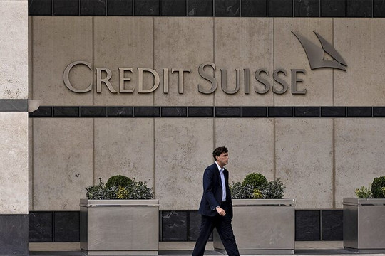 Rộ tin NHTW Thụy Sĩ "bơm" 54 tỷ USD giải cứu, cổ phiếu Credit Suisse tăng vọt 30%