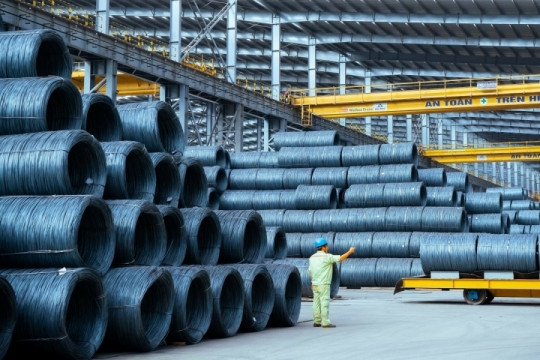 Giá thép hôm nay 17/3: Giảm mạnh trước lo ngại khủng hoảng ngân hàng