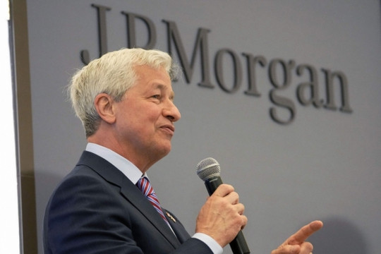CEO JPMorgan: Sửa soạn cho kịch bản Fed tăng lãi suất vượt 6%