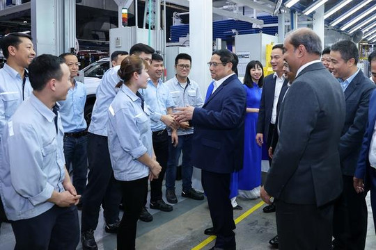 Thủ tướng Phạm Minh Chính gặp mặt các nhà đầu tư nước ngoài