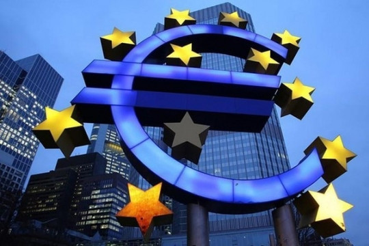 ECB tăng lãi suất lần thứ 7 liên tiếp, thị trường tài chính châu Âu dậy sóng