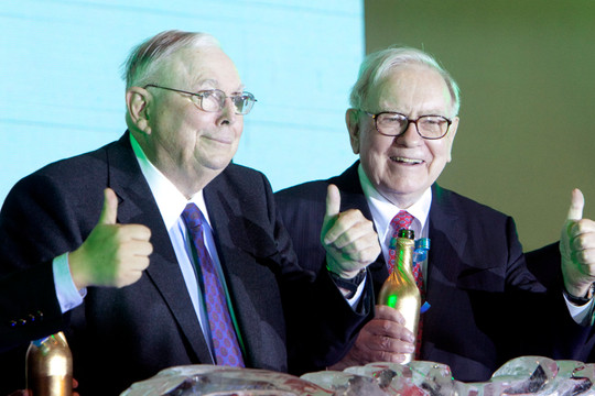 Những bài học rút ra từ Warren Buffett và ĐHĐCĐ năm 2023 của Berkshire Hathaway