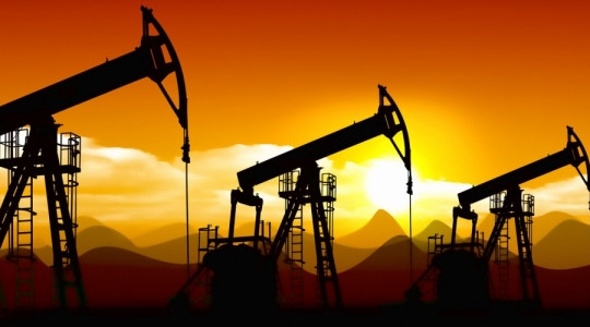 Giá xăng dầu hôm nay 25/5: Tăng 2% trước triển vọng cắt giảm sản lượng của OPEC+