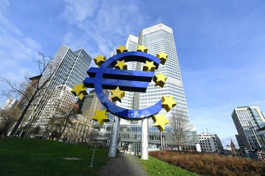 Khu vực đồng Euro rơi vào suy thoái