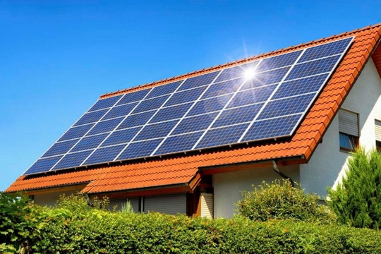 Thiếu điện trầm trọng, Phó Thủ tướng yêu cầu Bộ Công thương, EVN thúc đẩy điện mặt trời mái nhà