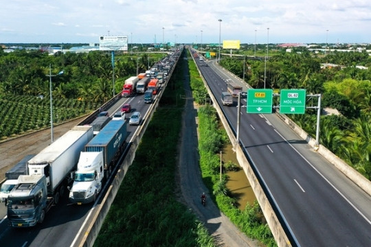 Cao tốc TP.HCM - Trung Lương bắt buộc phải lên kế hoạch mở rộng làn xe