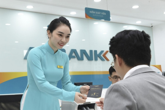 ABBank (ABB): Vừa nhận cổ tức, một lãnh đạo đã đăng ký thoái sạch vốn