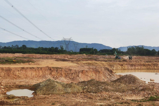Nghệ An: Bất cập tại dự án nạo vét tận thu bùn, đất bồi lắng đập Chọ Ràn