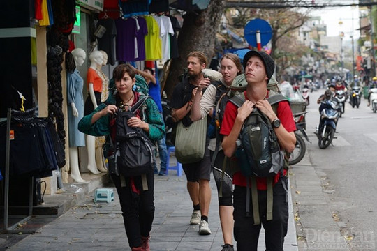 Nới lỏng chính sách thị thực: Cú hích cho ngành du lịch Việt