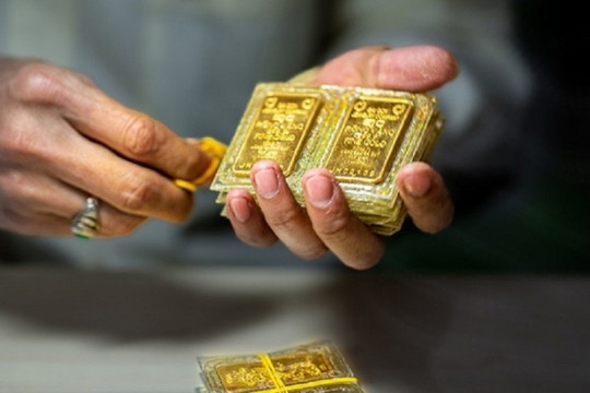 Giá vàng Việt Nam giảm mạnh vẫn cao hơn thế giới 11 triệu đồng/lượng