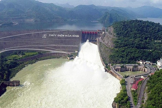 Nước về hồ thủy điện tăng cao, không lo thiếu điện