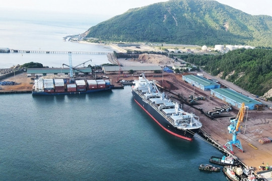 Hà Tĩnh chi hàng chục tỷ đồng hỗ trợ tàu container qua cảng nước sâu Vũng Áng - Sơn Dương