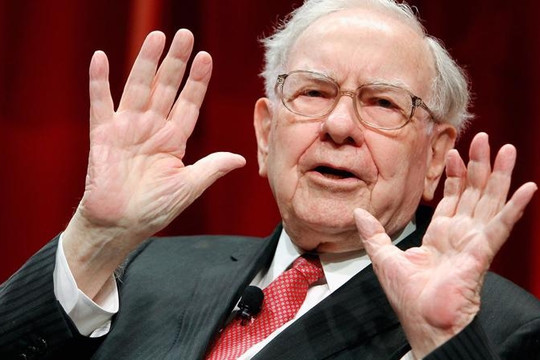 Warren Buffett chê Bitcoin, gọi người mua xổ số, tiền ảo là "ngốc"