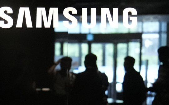 Samsung Electronics báo lỗ 95% lợi nhuận quý 2 do dư thừa chip