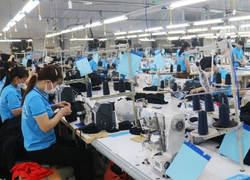 Thái Bình: Doanh nghiệp dệt may nỗ lực giữ chân người lao động