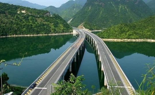 Công nghệ độc tôn giúp Trung Quốc sở hữu hệ thống cầu đường top đầu thế giới, chi phí khổng lồ nhưng chỉ mất 3-4 năm để hoàn thành