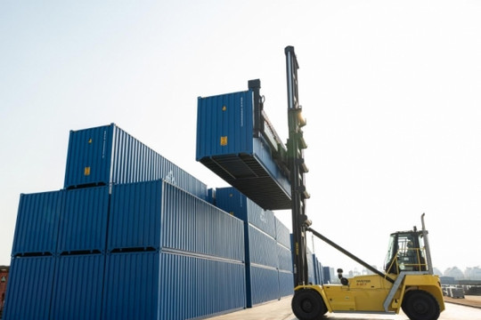 Cận cảnh những chiếc container mang hàng nghìn tỷ tài sản của tỷ phú Trần Đình Long