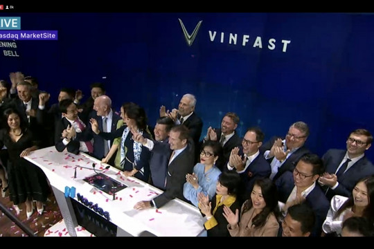 Bất ngờ phiên đầu chào sàn Nasdaq, VFS tăng 68% - vốn hóa VinFast vượt 85 tỷ đô