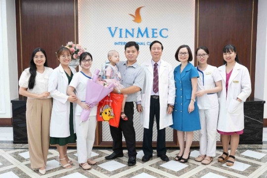 Bệnh viện tư nhân của ông Phạm Nhật Vượng vừa tạo bước tiến cho ngành Y: Lần đầu Việt Nam điều trị ung thư thành công cho bé gái 4 tuổi nhờ 1 công nghệ