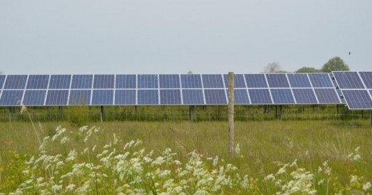 Khó tin trang trại điện mặt trời nằm trên bãi rác 5 triệu tấn, chẳng hề bốc mùi mà còn sản xuất đủ điện cho gần 20.000 hộ dân