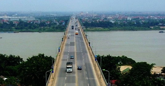 Hà Nội phân luồng giao thông để kiểm định cầu Thăng Long