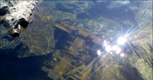 Bí ẩn kho báu 1.600 tấn vàng chôn giấu ở hồ nước ngọt sâu nhất hành tinh, trăm năm nằm im không ai dám vớt