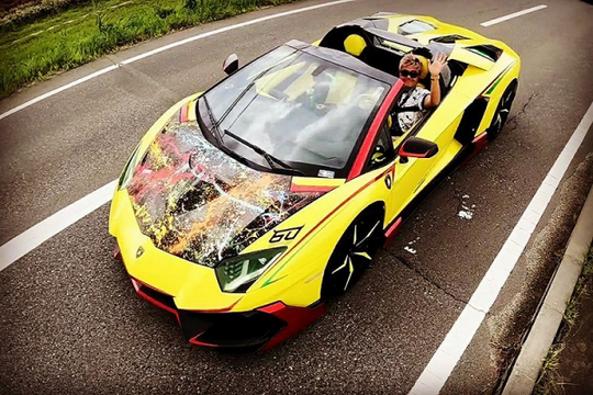 Đại gia dát pha lê, kim cương phủ kín dàn siêu xe, được mệnh danh tay chơi Lamborghini “dị” nhất thế giới