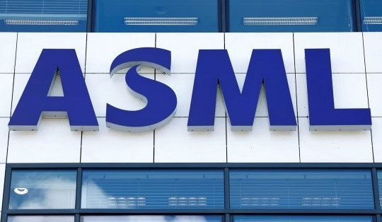 ASML đảm bảo cung ứng thiết bị đúc chip, các hãng sản xuất bán dẫn tăng tốc