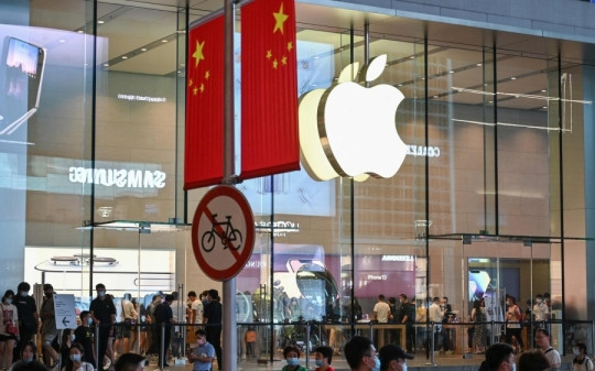 Trung Quốc cấm dùng iPhone tại cơ quan thuộc Chính phủ, cổ phiếu Apple trượt dài