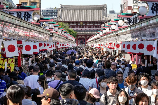 Nhật Bản ứng phó với tình trạng 'quá tải' khách du lịch