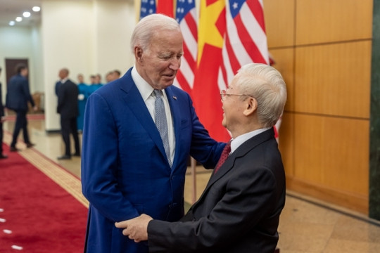 Tổng thống Mỹ Joe Biden đến thăm, Mỹ và Việt Nam đạt thỏa thuận về máy bay, công nghệ và nhân quyền