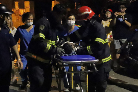 Cháy chung cư mini tại Hà Nội: Một bệnh nhân thở máy, nguy kịch