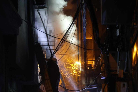 Hà Nội thông tin ban đầu về vụ cháy chung cư mini có 150 người ở