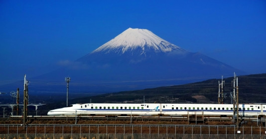 Nhật Bản bước lên "tầm cao mới", sắp sửa xây đường tàu điện chạy thẳng lên đỉnh núi Phú Sĩ cao hơn 3.700m để hút khách "nhà giàu"